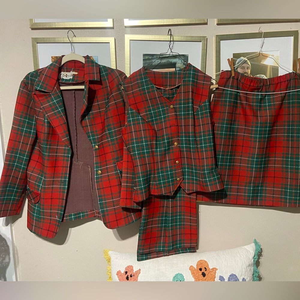 Vintage 1970’s Marty Gutmacher 4 piece polyester Christmas pant suit set 12